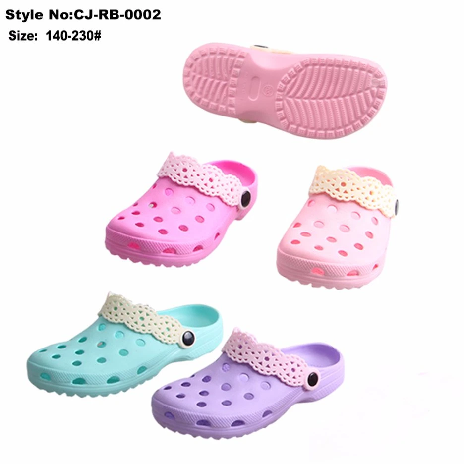 Fashion Summer Style Girl Holey Clogs with Lace Back Strap